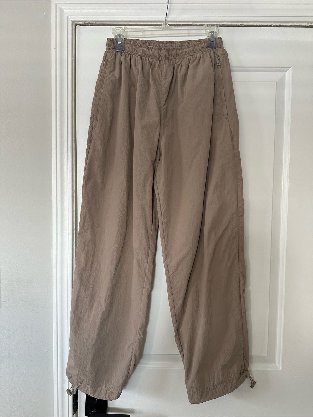 Abercrombie & Fitch Crinkle Nylon Track Pants in Khaki Beige, Size Small - Picture 7 of 14